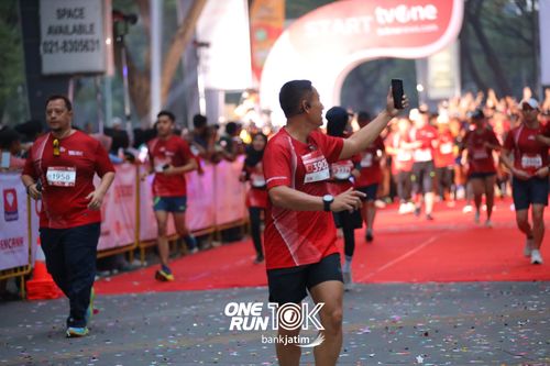 Race photo from ONE RUN 10 K