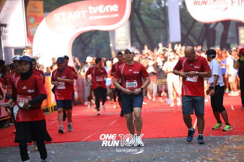 Race photo from ONE RUN 10 K