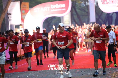 Race photo from ONE RUN 10 K
