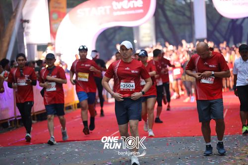 Race photo from ONE RUN 10 K