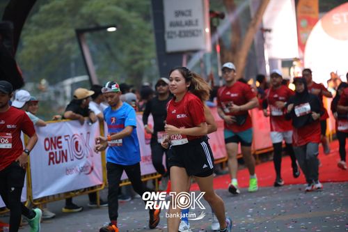 Race photo from ONE RUN 10 K