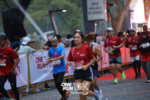 Race photo from ONE RUN 10 K