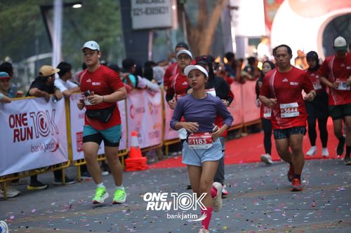 Race photo from ONE RUN 10 K