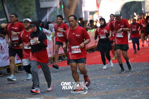 Race photo from ONE RUN 10 K