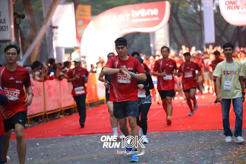 Race photo from ONE RUN 10 K
