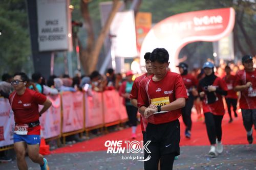 Race photo from ONE RUN 10 K