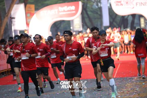 Race photo from ONE RUN 10 K