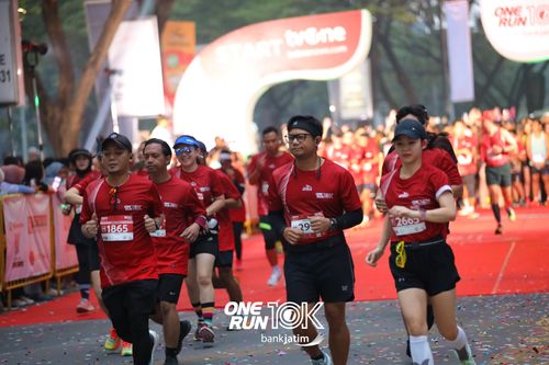 Race photo from ONE RUN 10 K