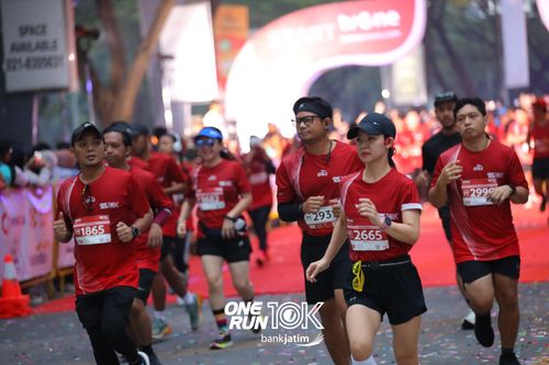 Race photo from ONE RUN 10 K