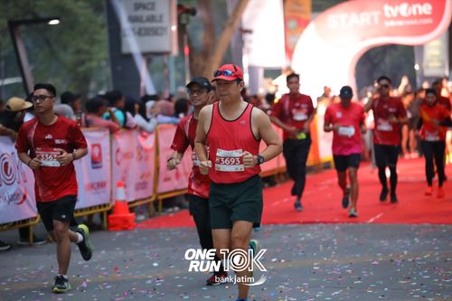Race photo from ONE RUN 10 K