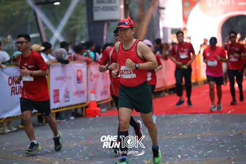 Race photo from ONE RUN 10 K