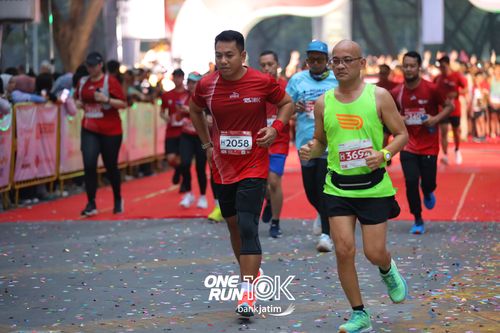 Race photo from ONE RUN 10 K