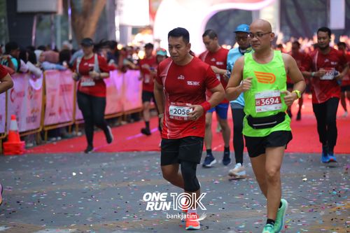 Race photo from ONE RUN 10 K