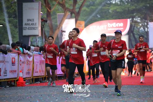 Race photo from ONE RUN 10 K