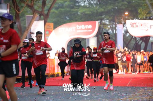 Race photo from ONE RUN 10 K
