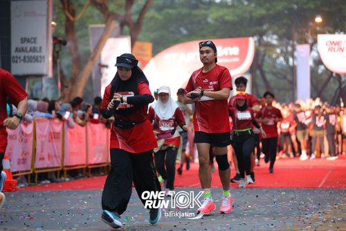 Race photo from ONE RUN 10 K