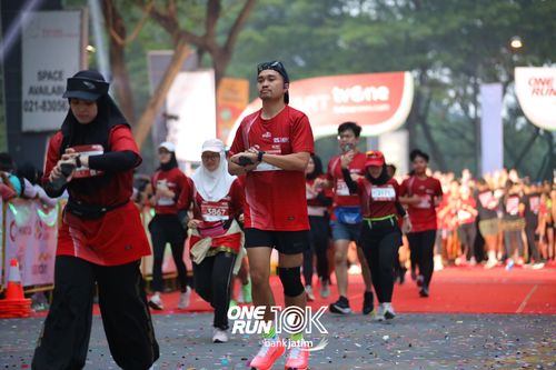 Race photo from ONE RUN 10 K