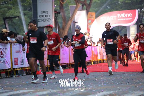 Race photo from ONE RUN 10 K