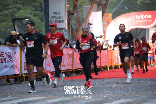 Race photo from ONE RUN 10 K