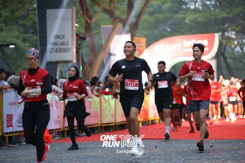 Race photo from ONE RUN 10 K