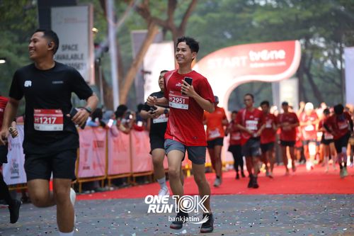 Race photo from ONE RUN 10 K