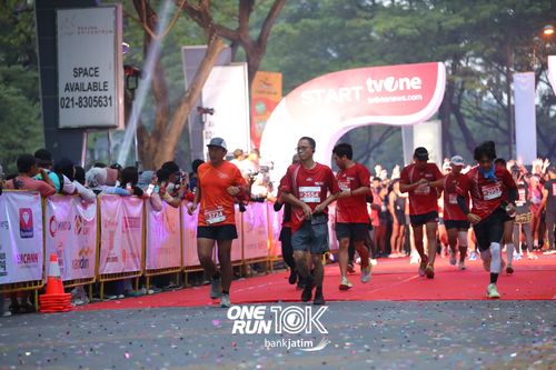 Race photo from ONE RUN 10 K