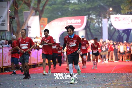 Race photo from ONE RUN 10 K