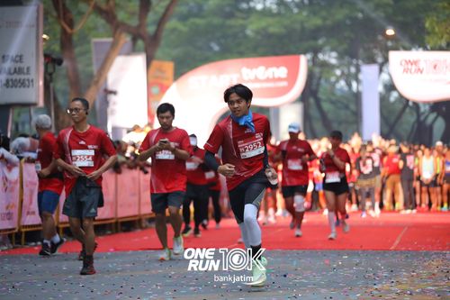 Race photo from ONE RUN 10 K