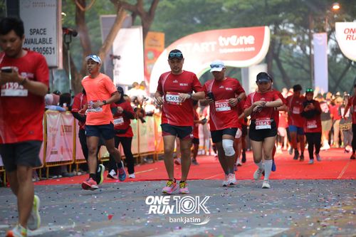 Race photo from ONE RUN 10 K