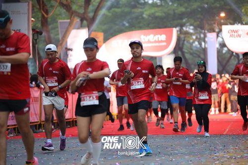 Race photo from ONE RUN 10 K