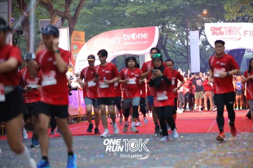 Race photo from ONE RUN 10 K