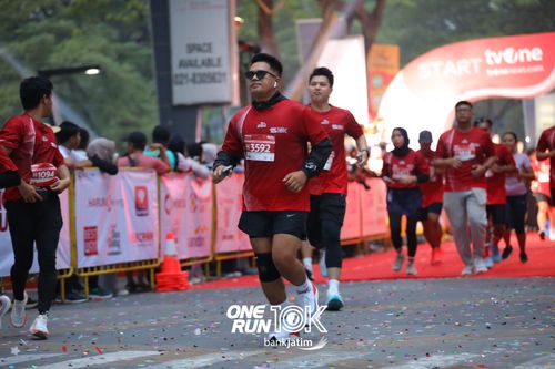 Race photo from ONE RUN 10 K
