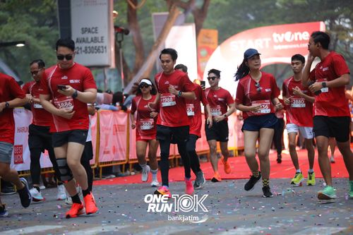 Race photo from ONE RUN 10 K