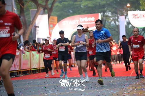 Race photo from ONE RUN 10 K