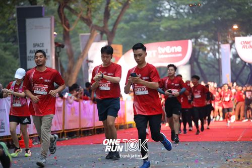 Race photo from ONE RUN 10 K