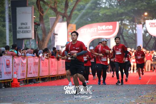Race photo from ONE RUN 10 K