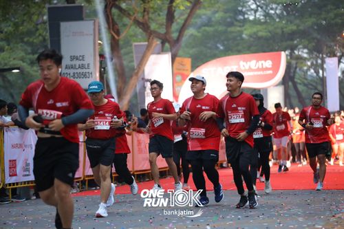 Race photo from ONE RUN 10 K