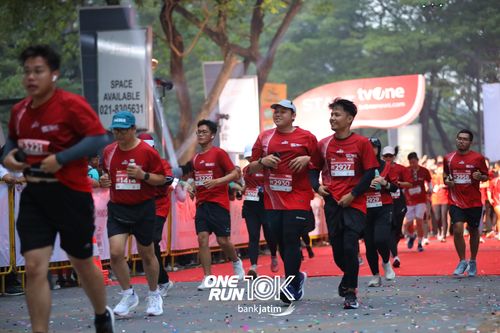 Race photo from ONE RUN 10 K