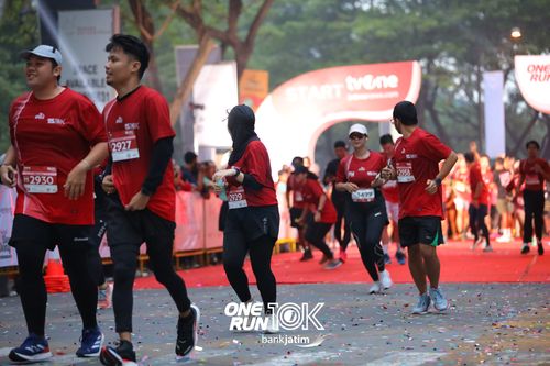 Race photo from ONE RUN 10 K