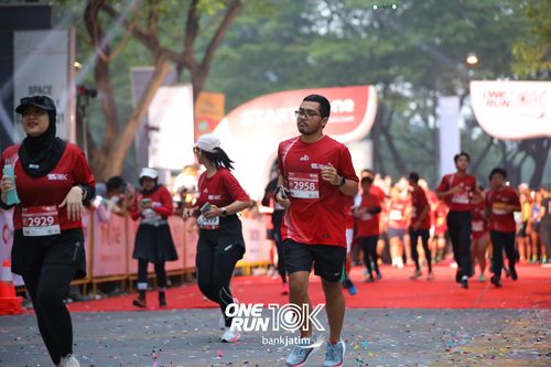 Race photo from ONE RUN 10 K