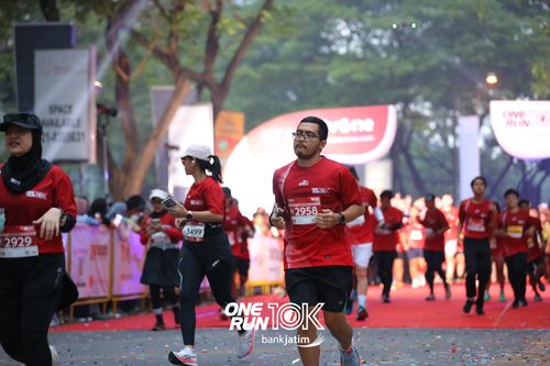 Race photo from ONE RUN 10 K