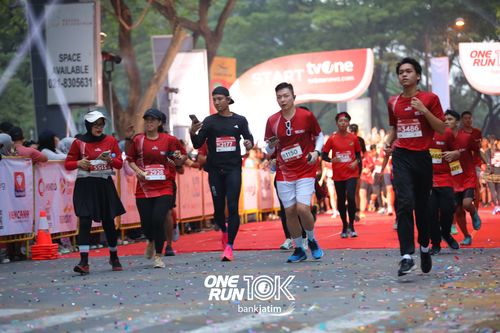 Race photo from ONE RUN 10 K