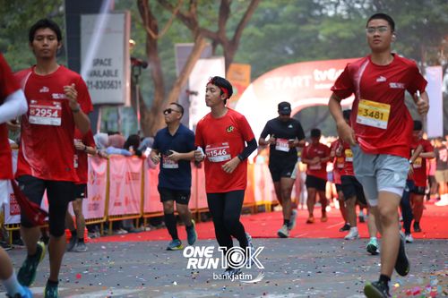 Race photo from ONE RUN 10 K