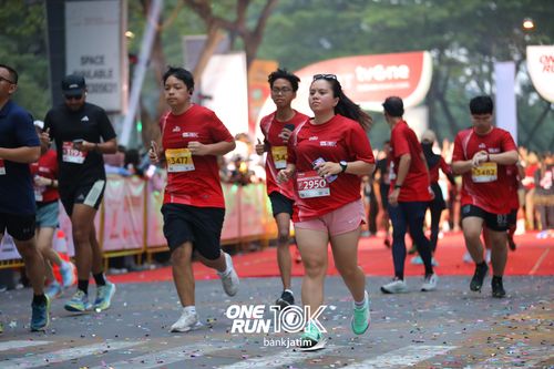 Race photo from ONE RUN 10 K