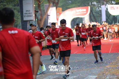 Race photo from ONE RUN 10 K