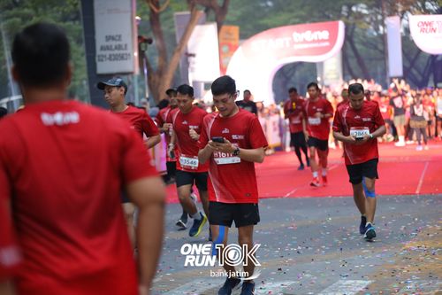 Race photo from ONE RUN 10 K