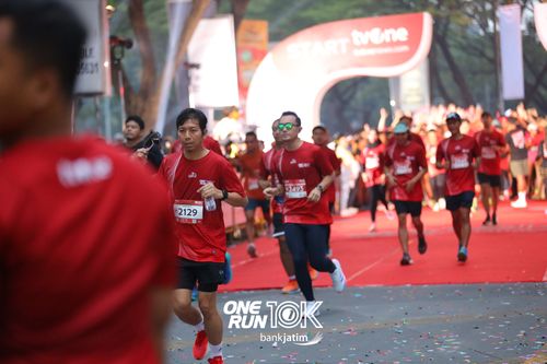 Race photo from ONE RUN 10 K