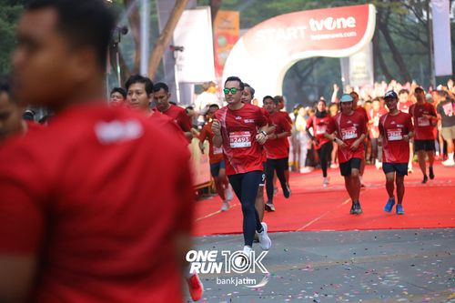 Race photo from ONE RUN 10 K