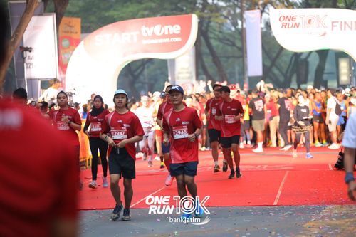 Race photo from ONE RUN 10 K