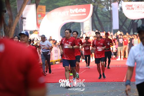 Race photo from ONE RUN 10 K